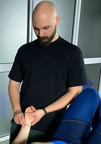 zespół cieśni nadgarstka fizjoterapia katowice